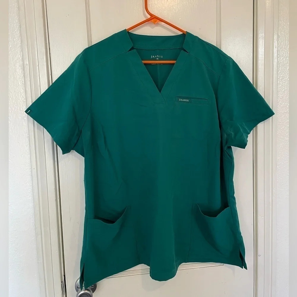 Helia Classic Jaanuu Scrub Top - Picture 1 of 5